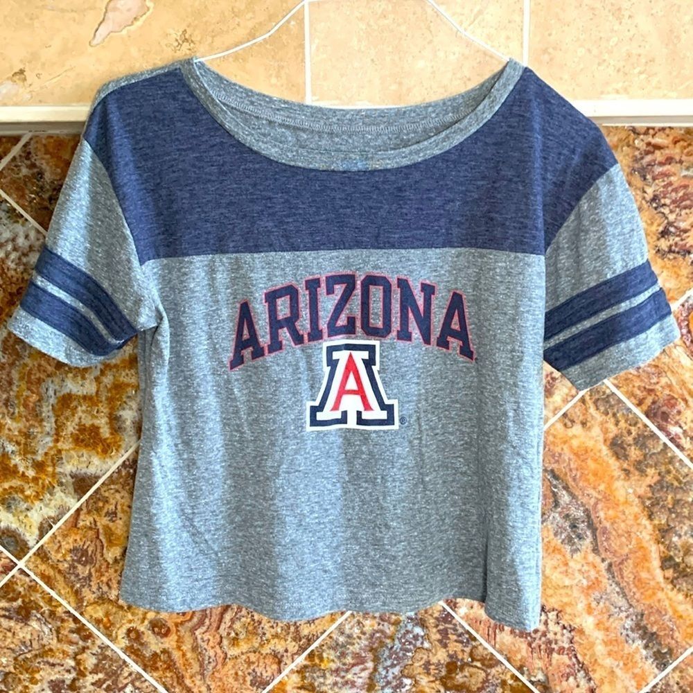 University of Arizona Cropped T-Short Short Sleeve Size Medium